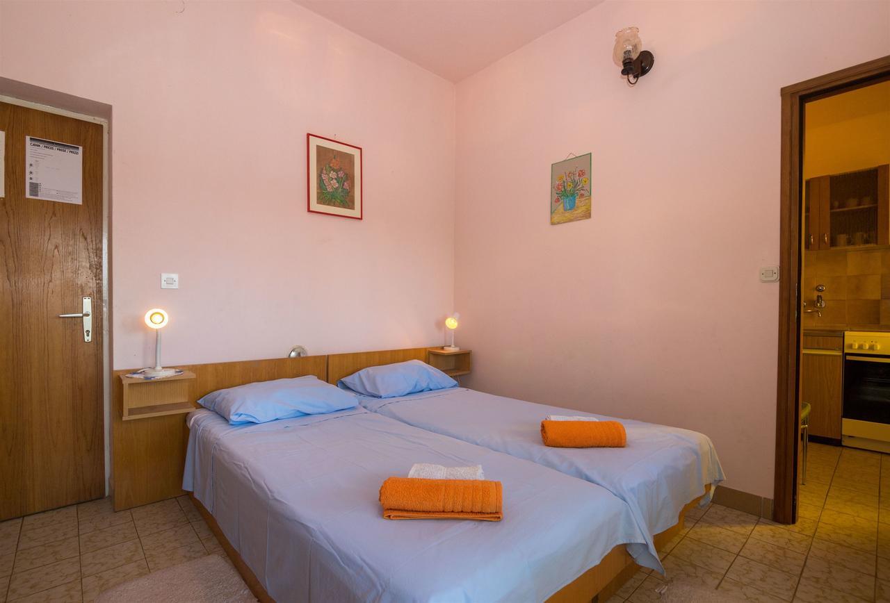 Apartments Ante Kastela Exterior photo