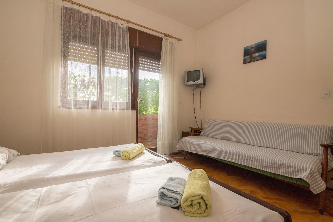 Apartments Ante Kastela Exterior photo